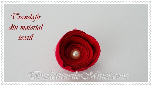 Trandafir din material textil